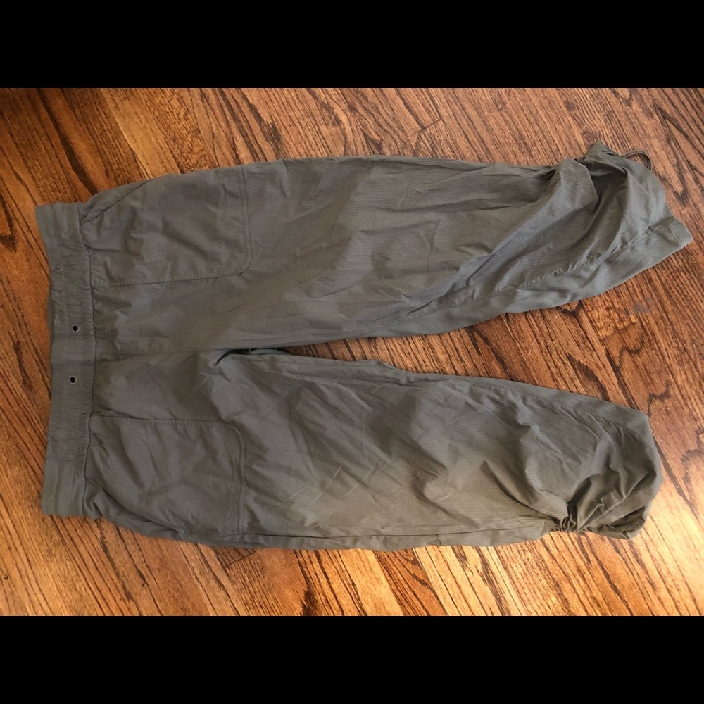 Lululemon army green joggers
